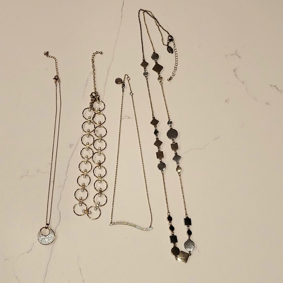 Beautiful 4 Necklace Bundle! - Picture 2 of 10